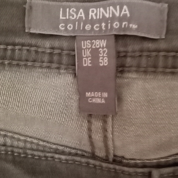 Lisa Rinna Jeans - Picture 2 of 4